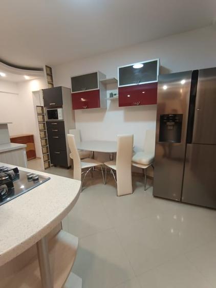 Apartament cu 3 camere, mobilat în Drumul Taberei