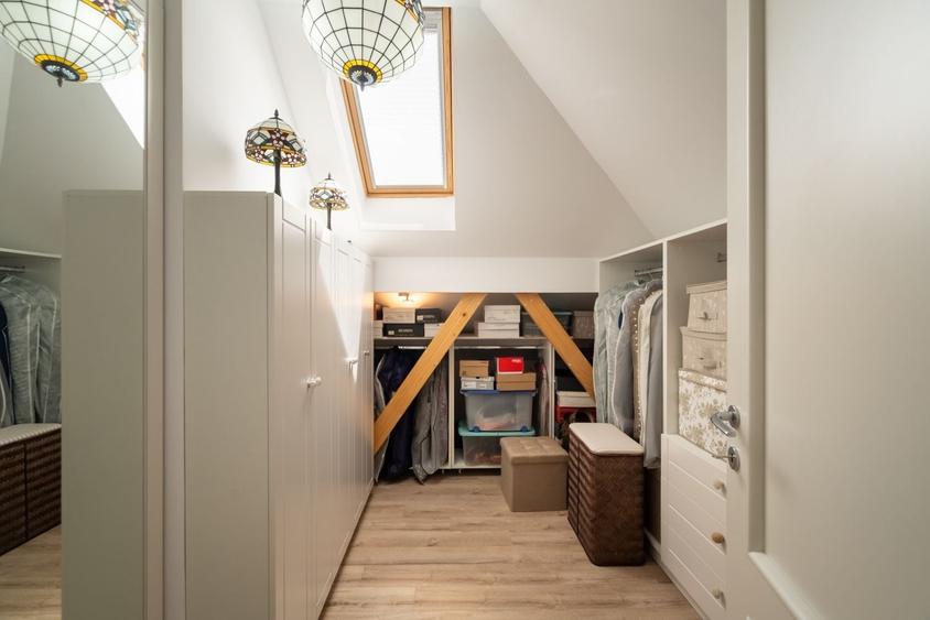 Casă individuală, elegantă, discretă, lumină naturală și confort autentic - 39