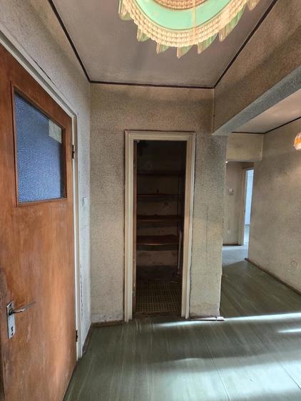Apartament cu 3 camere decomandat în Drumul Taberei
