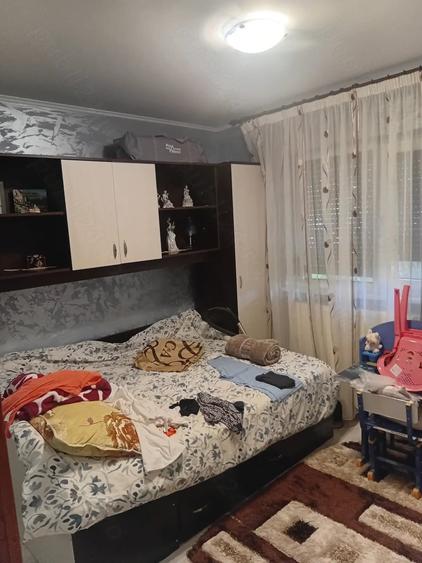Apartament cu 2 camere nedecomandat în Obor