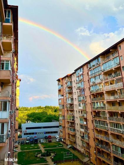 Apartament cu 3 camere decomandat în Vitan