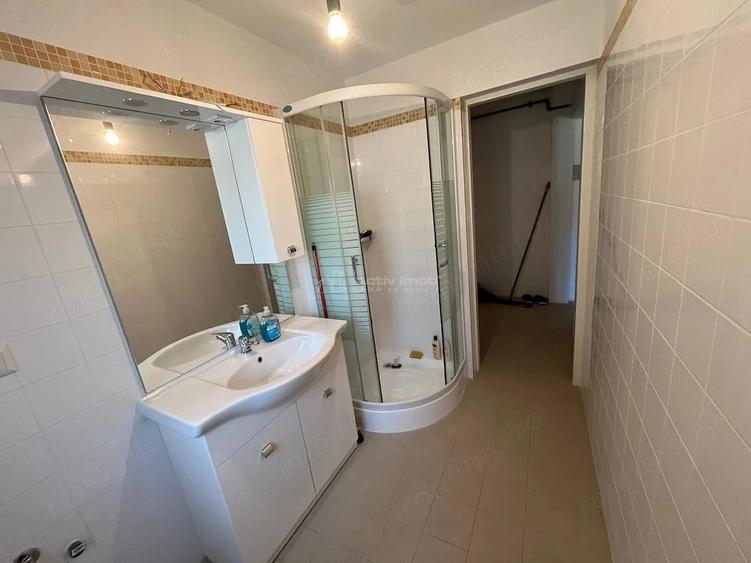 Apartament cu 3 camere semidecomandat în Nord
