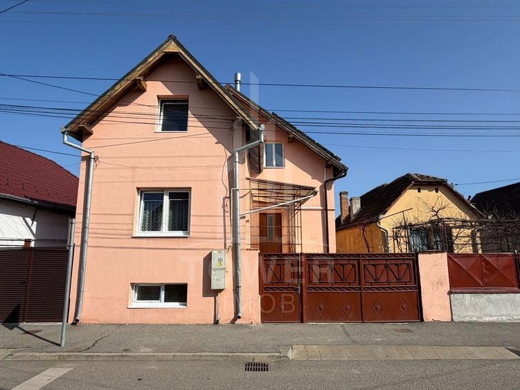 Casă individuală cu 4 camere cu Canalizare în Țiglari
