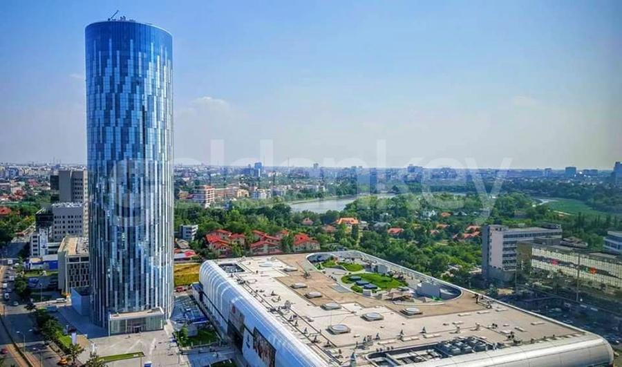 Apartament cu 4 camere semidecomandat în Aviației