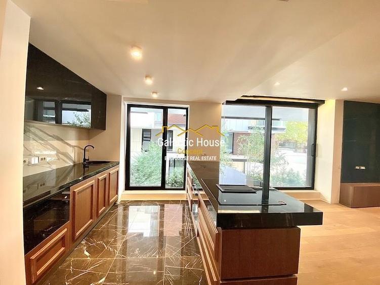 Apartament cu 4 camere decomandat, mobilat în Primăverii