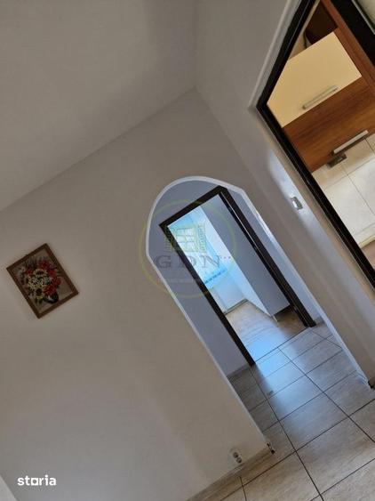 Apartament cu 3 camere în Vasile Aaron