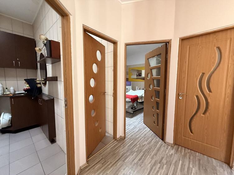 Casă individuală cu 31 camere cu Canalizare în Calea Călărașilor