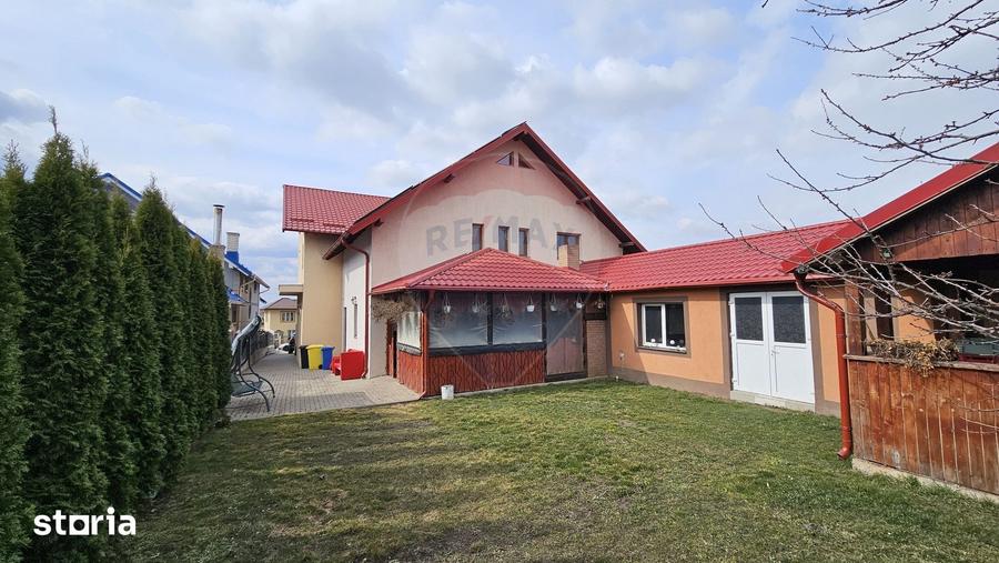 Casă cu 6 camere cu Teren 1000 Mp în Șcheia
