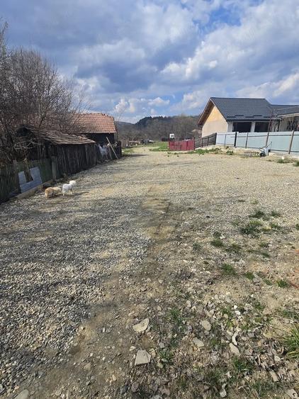 Teren de 2219 mp, în Hangani