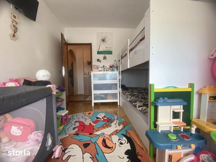 Apartament cu 3 camere decomandat în Micro 11