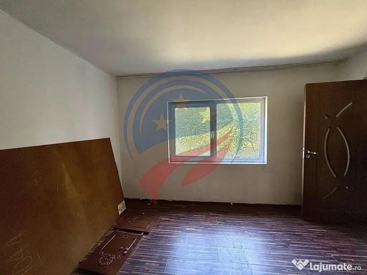 Casă cu 4 camere cu Teren 680 Mp în Central