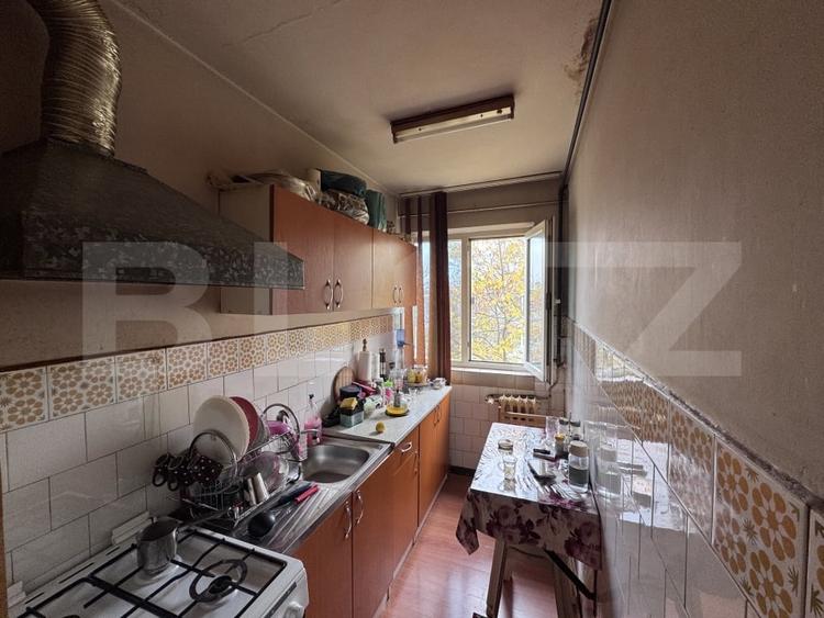 Apartament cu 2 camere semidecomandat, mobilat în Malu Roșu