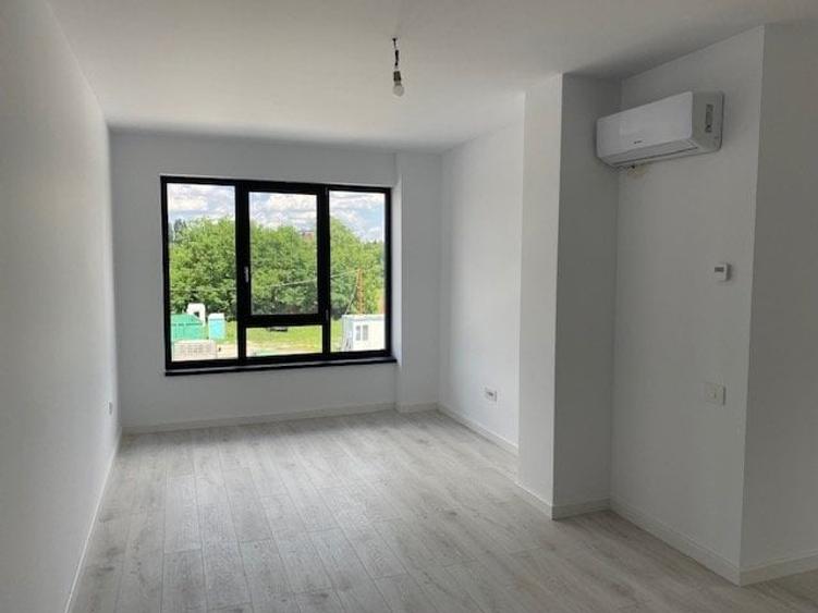 Apartament cu 3 camere nedecomandat în Aradului