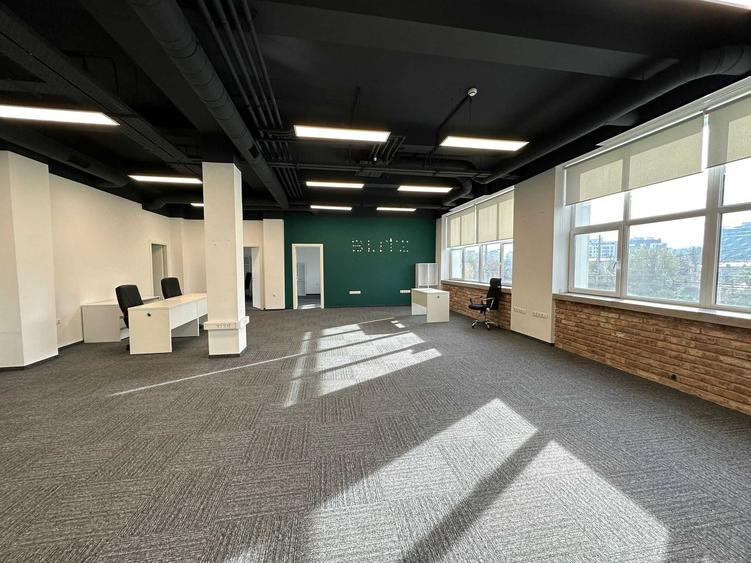 Spațiu comercial, de 255 mp, în Central