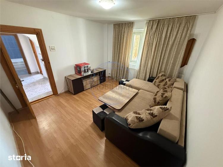 Apartament cu 3 camere decomandat în Sud