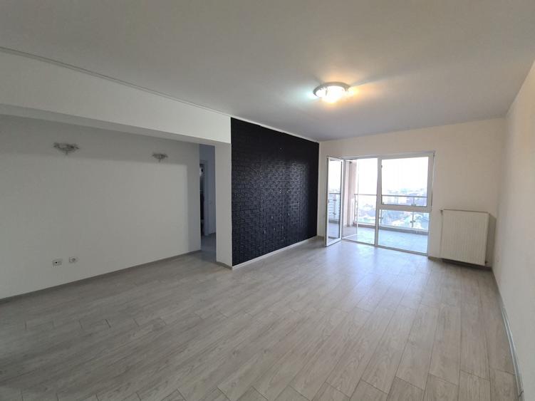 Apartament cu 3 camere decomandat în Titan