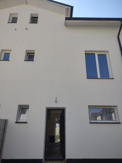 Duplex cu 3 camere cu Canalizare în Nord-Est