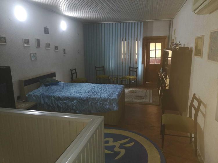 Casă cu 3 camere în Central