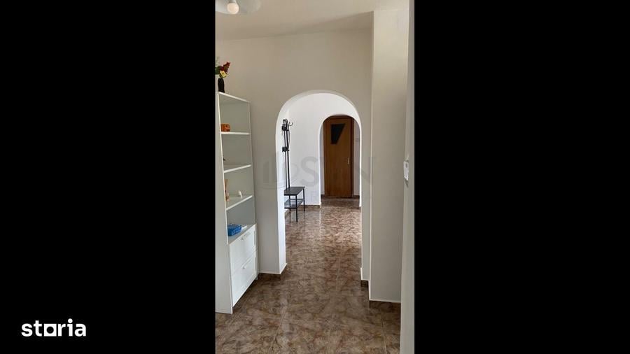 Apartament cu 4 camere semidecomandat în Tineretului