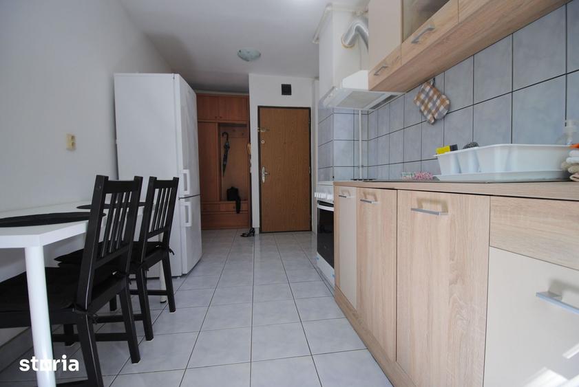 Apartament cu 3 camere de vanzare, in zona Medicina - 1