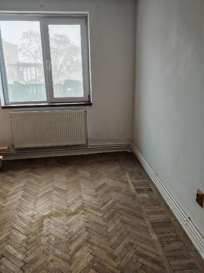 Apartament cu 3 camere decomandat în Peninsula