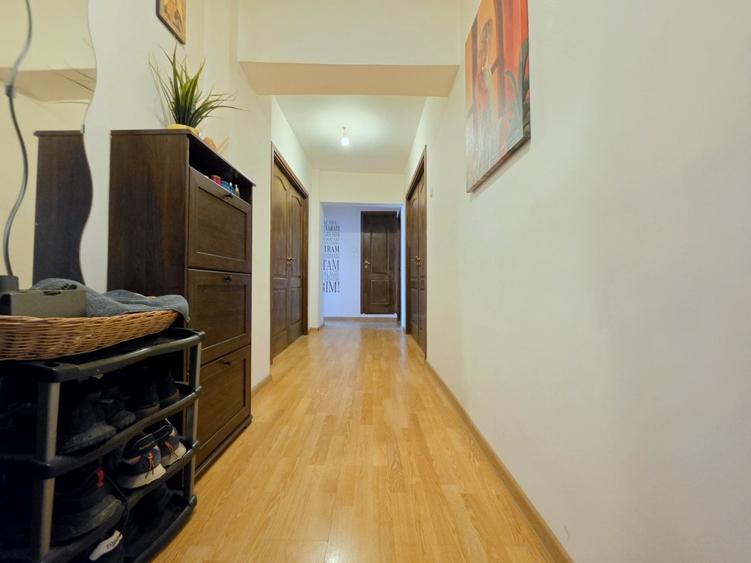 Apartament cu 4 camere decomandat în Vitan Mall