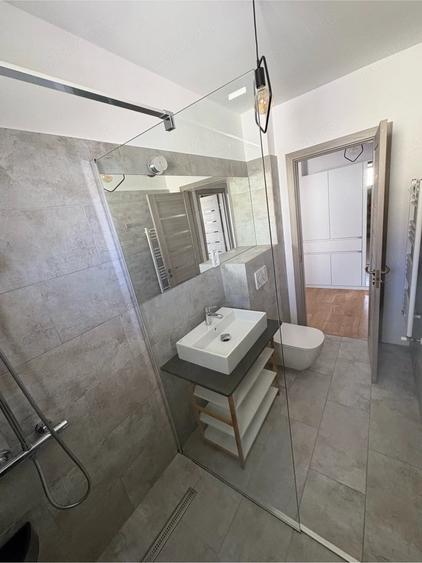 Apartament cu 2 camere decomandat în Florești