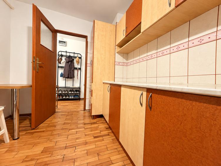 Apartament cu 2 camere semidecomandat în Soarelui