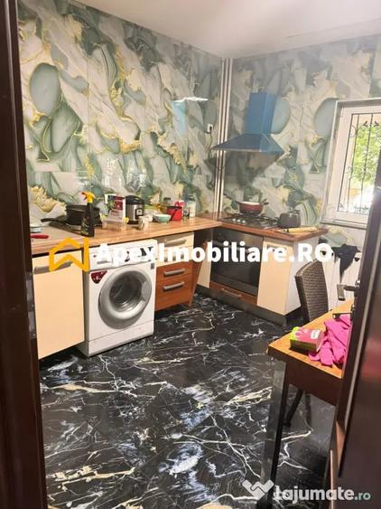 Apartament cu 4 camere decomandat în Timpuri Noi