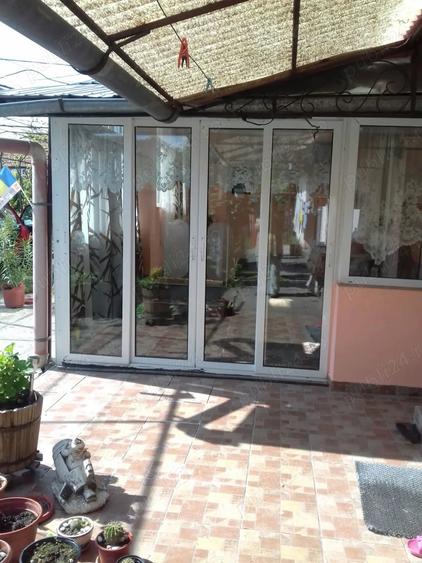 Casă cu 3 camere cu Teren 2100 Mp în Central