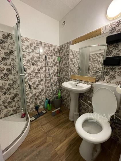 Casă individuală cu 14 camere cu Canalizare în Ultracentral