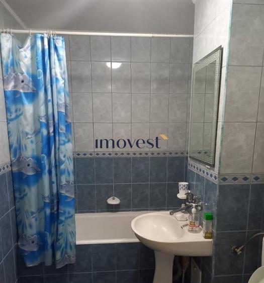 Apartament cu 3 camere decomandat în Carpați 2
