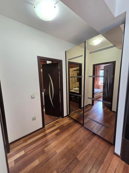 Apartament cu 2 camere semidecomandat în Văcăresti