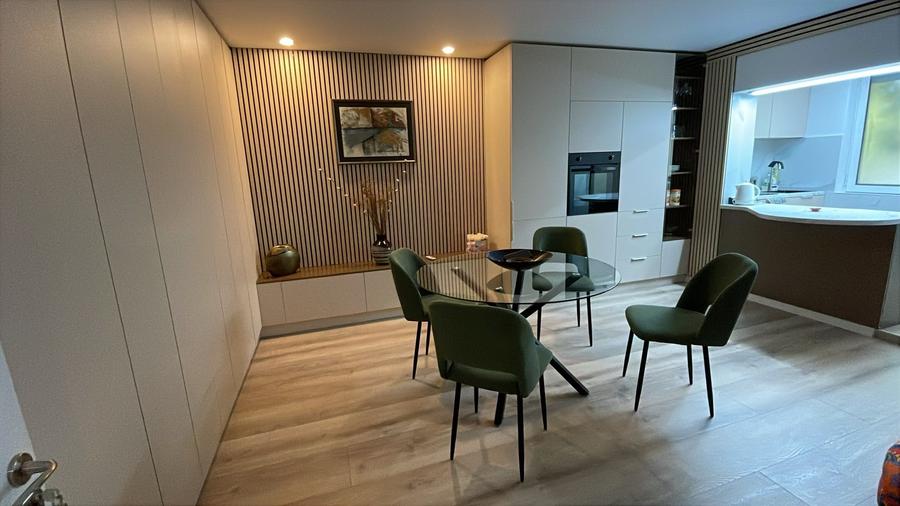 Apartament cu 2 camere decomandat în P-ța Victoriei