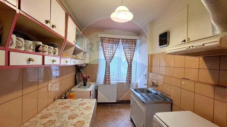 Apartament cu 2 camere decomandat în Central
