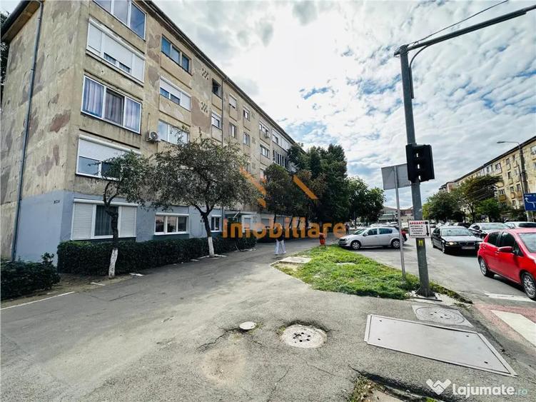 Apartament cu 3 camere semidecomandat în Central