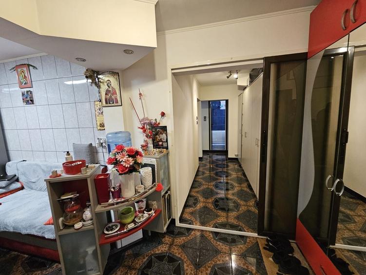 Apartament cu 3 camere decomandat, mobilat în Fizicienilor