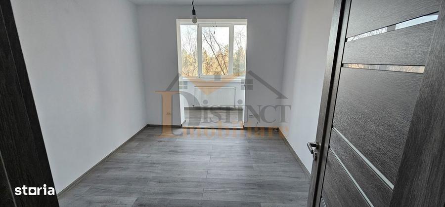 Apartament cu 3 camere decomandat în Astra