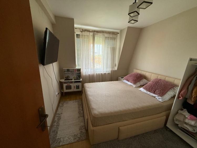 Apartament cu 4 camere decomandat, mobilat în Sărari