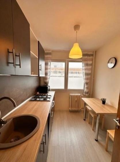 Apartament cu 3 camere semidecomandat, mobilat în Nicolae Grigorescu