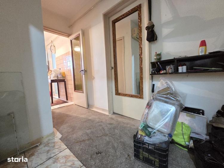 Apartament cu 3 camere în Micro 40