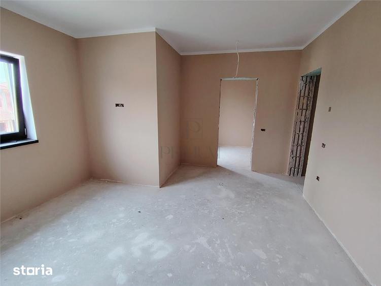 Casă cu 5 camere cu Teren 350 Mp în Moșnița Nouă