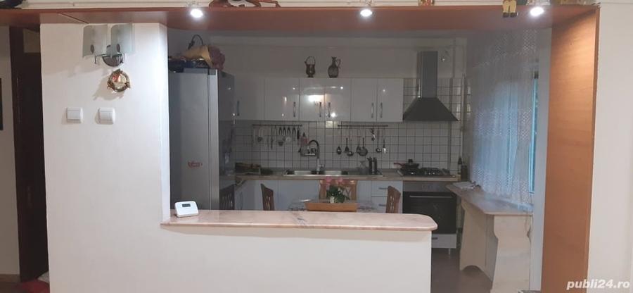 Apartament cu 4 camere decomandat în Central