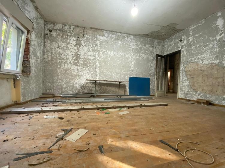 Apartament cu 3 camere decomandat în Calea Călărașilor