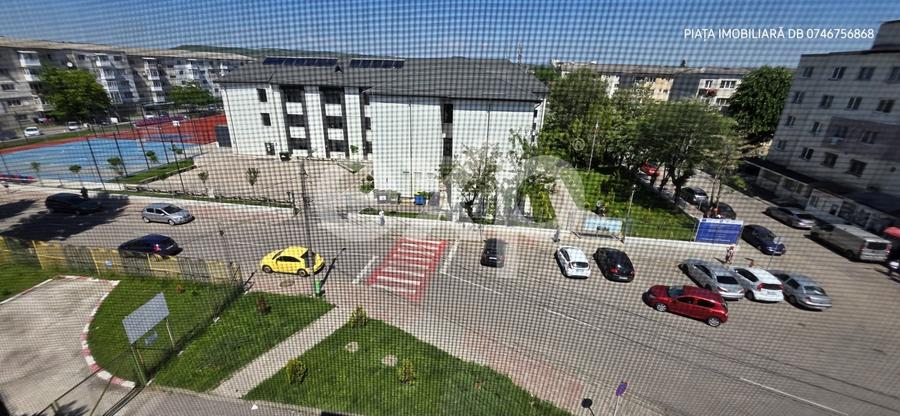 Apartament cu 2 camere decomandat, mobilat în Micro 4