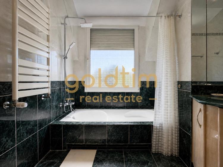 Duplex cu 6 camere cu Piscina în Iancu Nicolae