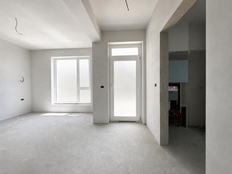 Duplex cu 4 camere cu Canalizare în Moșnița Nouă