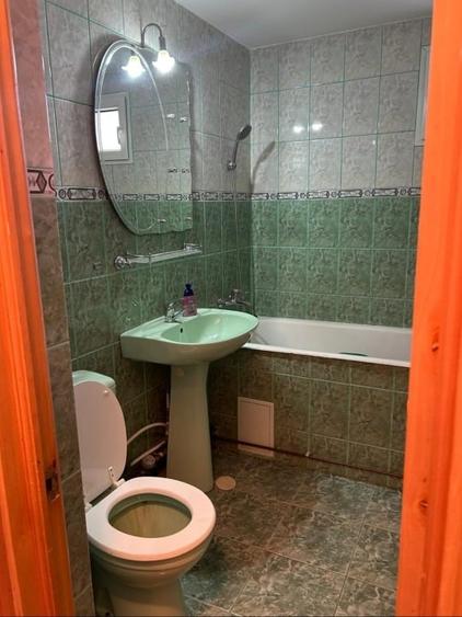 Apartament cu 2 camere decomandat, mobilat în Spital