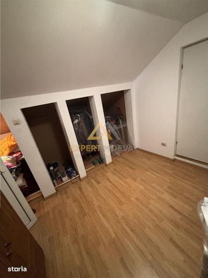 Casă cu 4 camere cu Teren 216 Mp în Ultracentral
