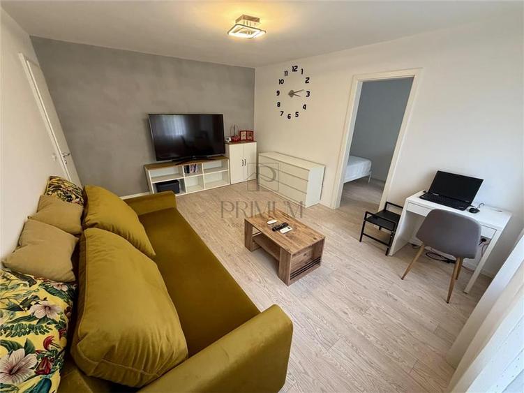 Apartament cu 2 camere semidecomandat, mobilat în Dacia